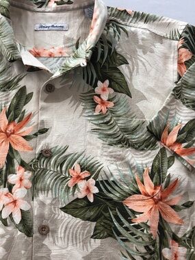 Tommy Bahama Silk Floral Hawaiian Shirt Short SleeveMen’s Button Down Size Large